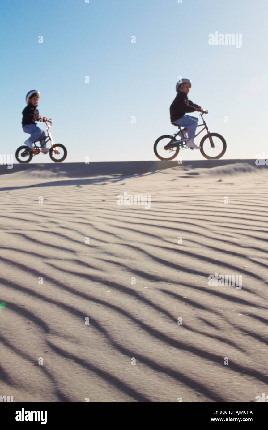 Menschen auf Fahrrädern Venice Beach Kalifornien Stockfoto