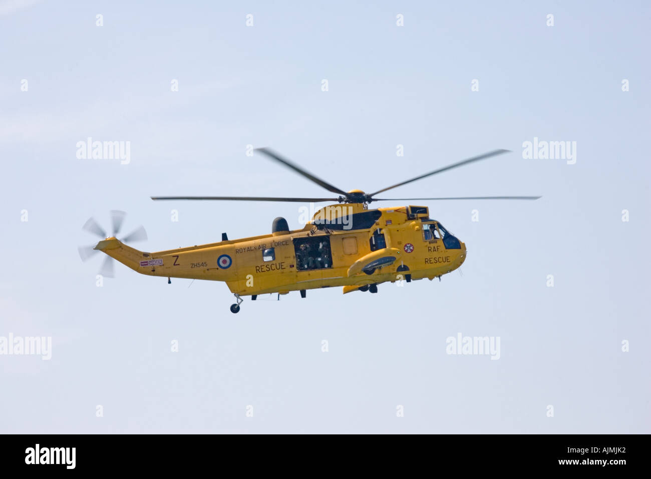 RAF Luft Meer Rettungshubschrauber überfliegt Woolacombe Sands Devon UK Stockfoto