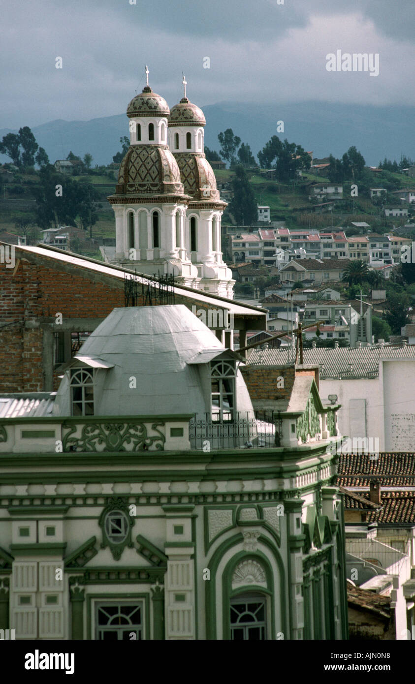 Ecuador Cuenca Dächer von reich verzierten Gebäuden Stockfoto