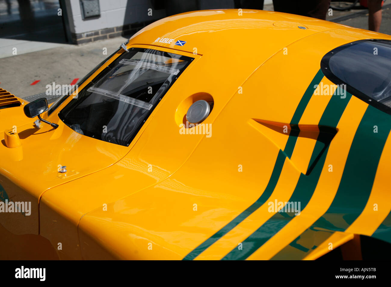Historischen Le Mans-Rennwagen von David Leslie wartet in der Boxengasse gefahren. 2006 Stockfoto