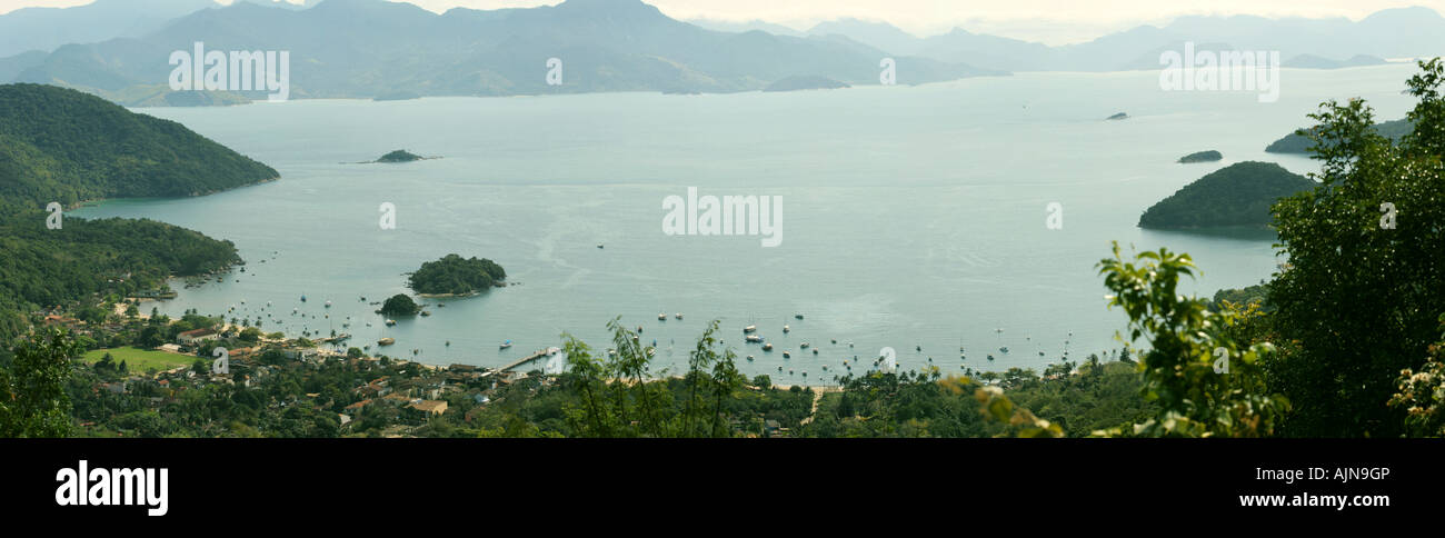 Panoramablick von Abraão Cove, Ilha Grande, Rio De Janeiro, Brasilien Stockfoto