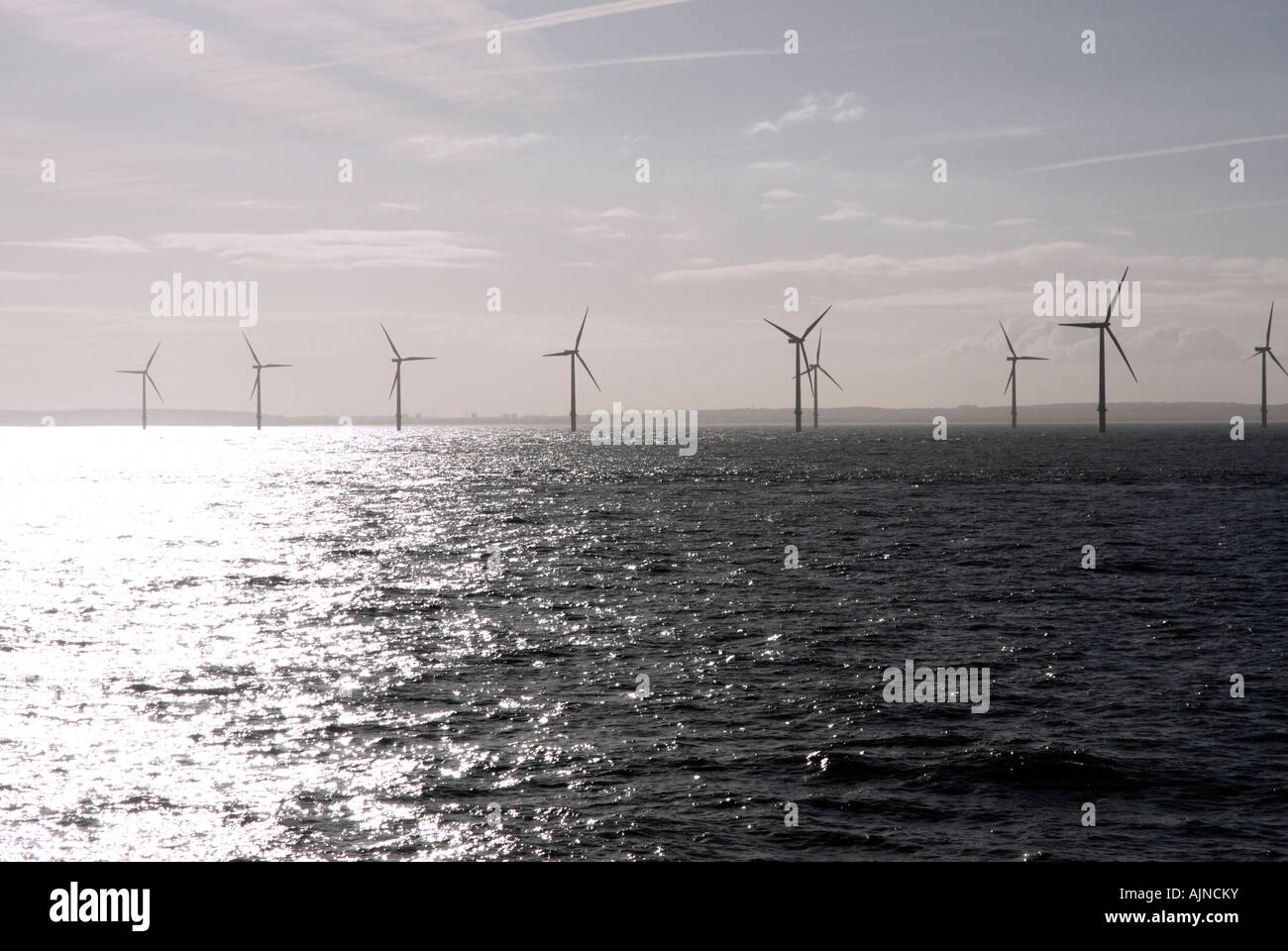 Windpark an sonnigen Morgen, irische See UK Stockfoto