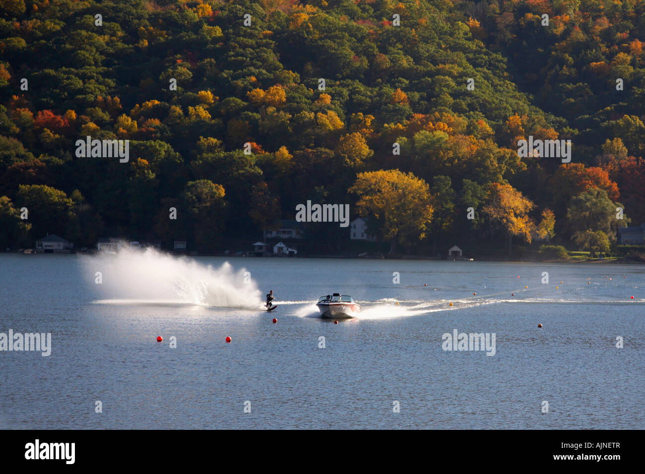 Watersking in Skaneateles See in der Finger Lakes Region New York Vereinigte Staaten Stockfoto