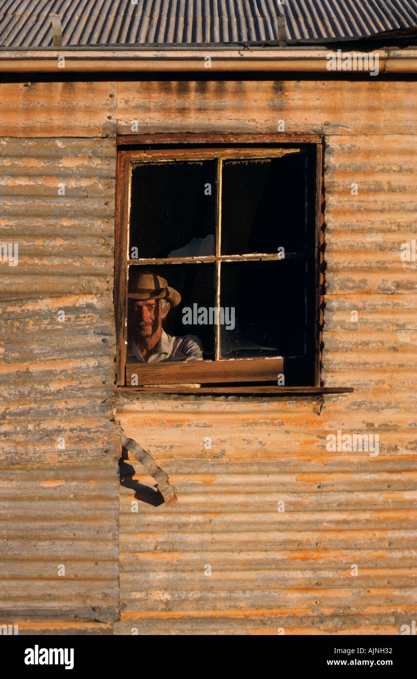 Mann am Fenster, Australien Stockfoto