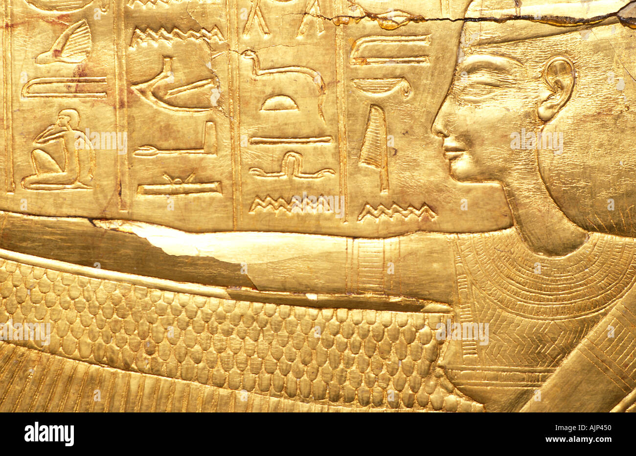 Detail der vergoldeten Sarkophag des Tutanchamun kunstvoll geschnitzt entdeckt im Jahre 1922 durch Howard Carter ägyptischen Museum Kairo Ägypten Stockfoto