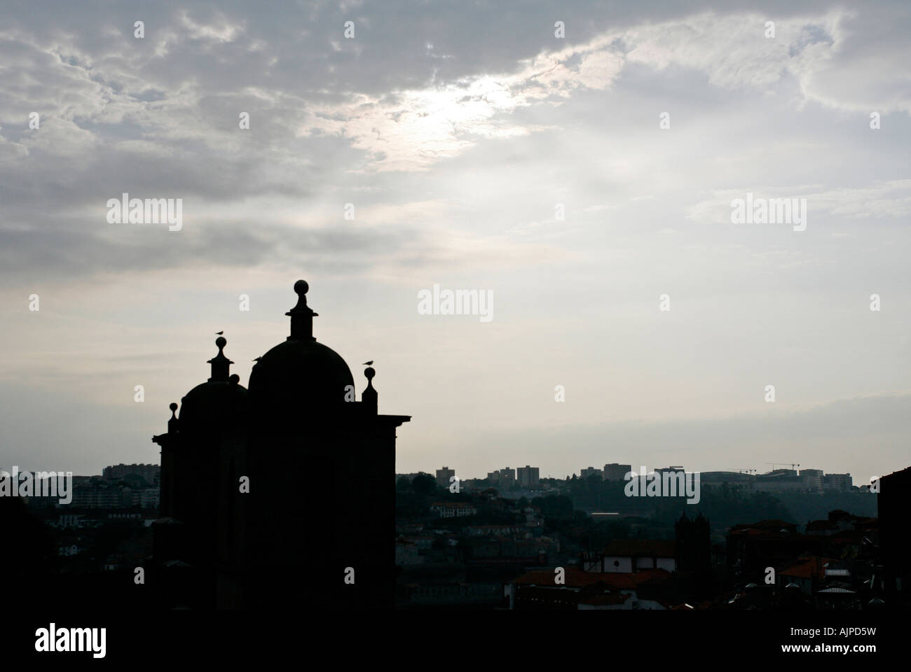 Silhouette der Igreja Dos Grilos Porto Portugal Europa Stockfoto