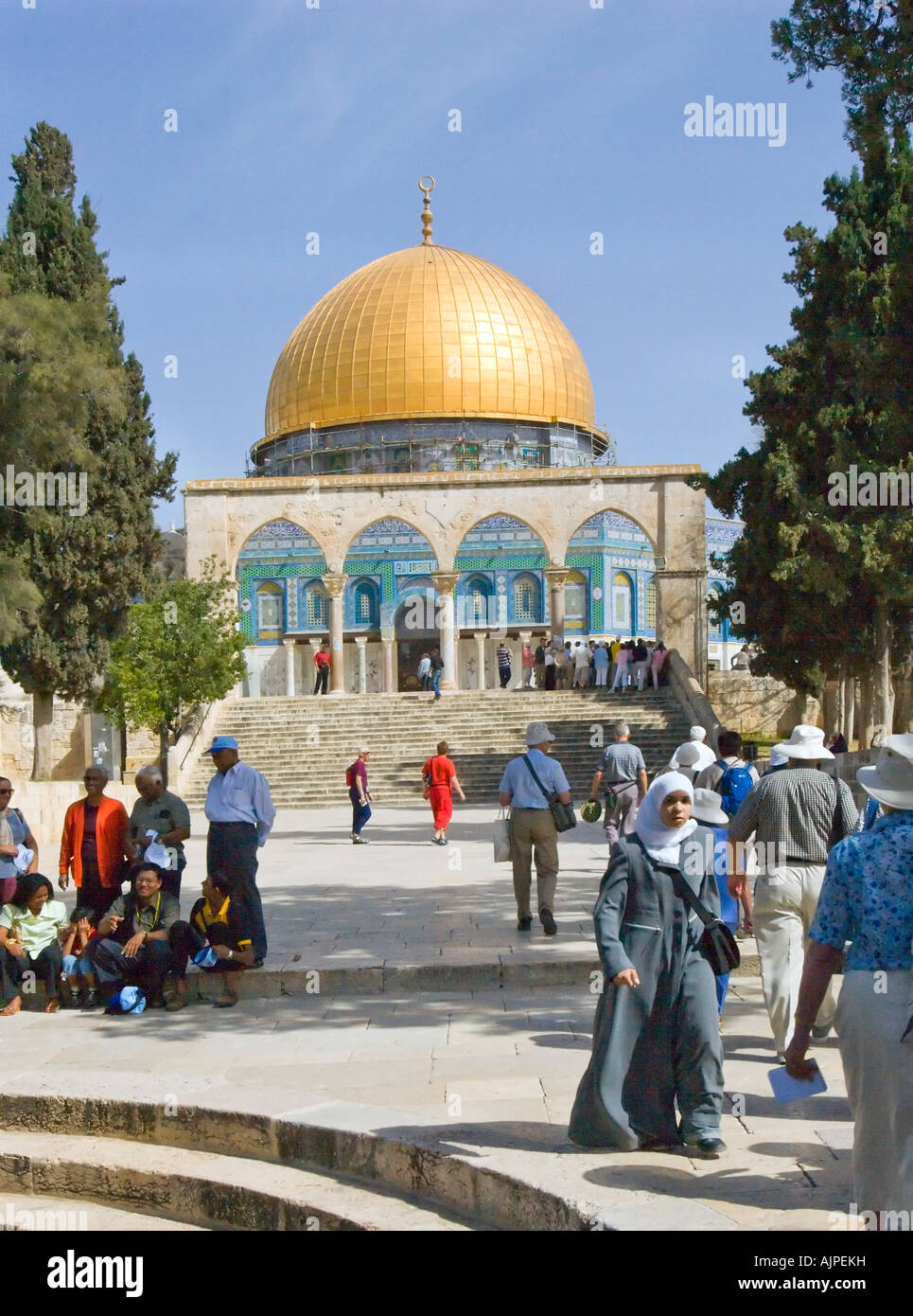 ISRAEL JERUSALEM Touristen vor dem Felsendom, Tempelberg Stockfoto