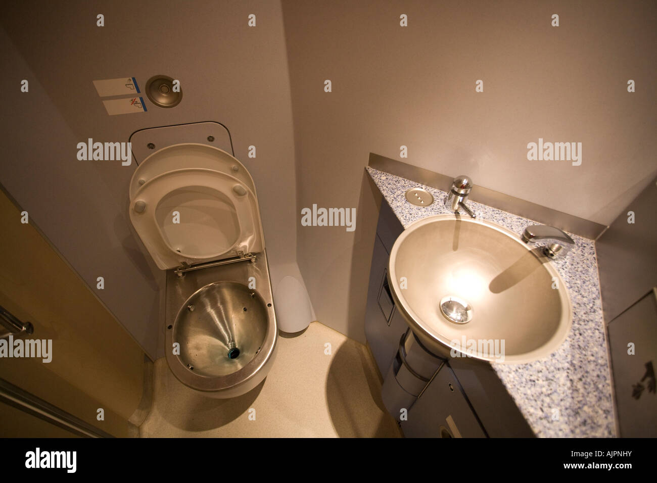 WC des AVE Zuges, Spanien Stockfoto