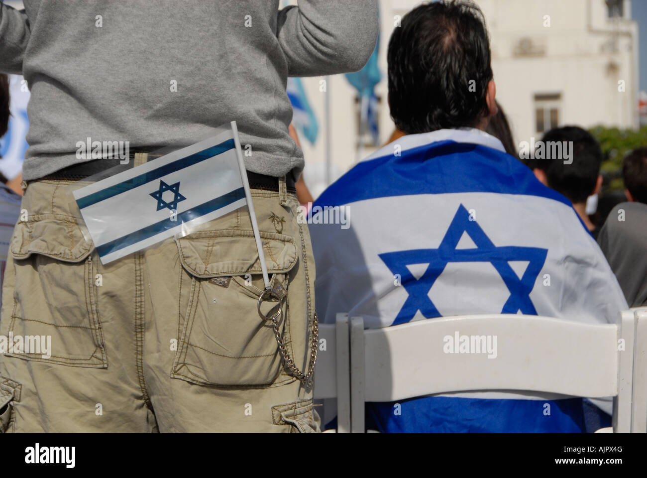 Mann mit Nationalflagge in Israel Stockfoto