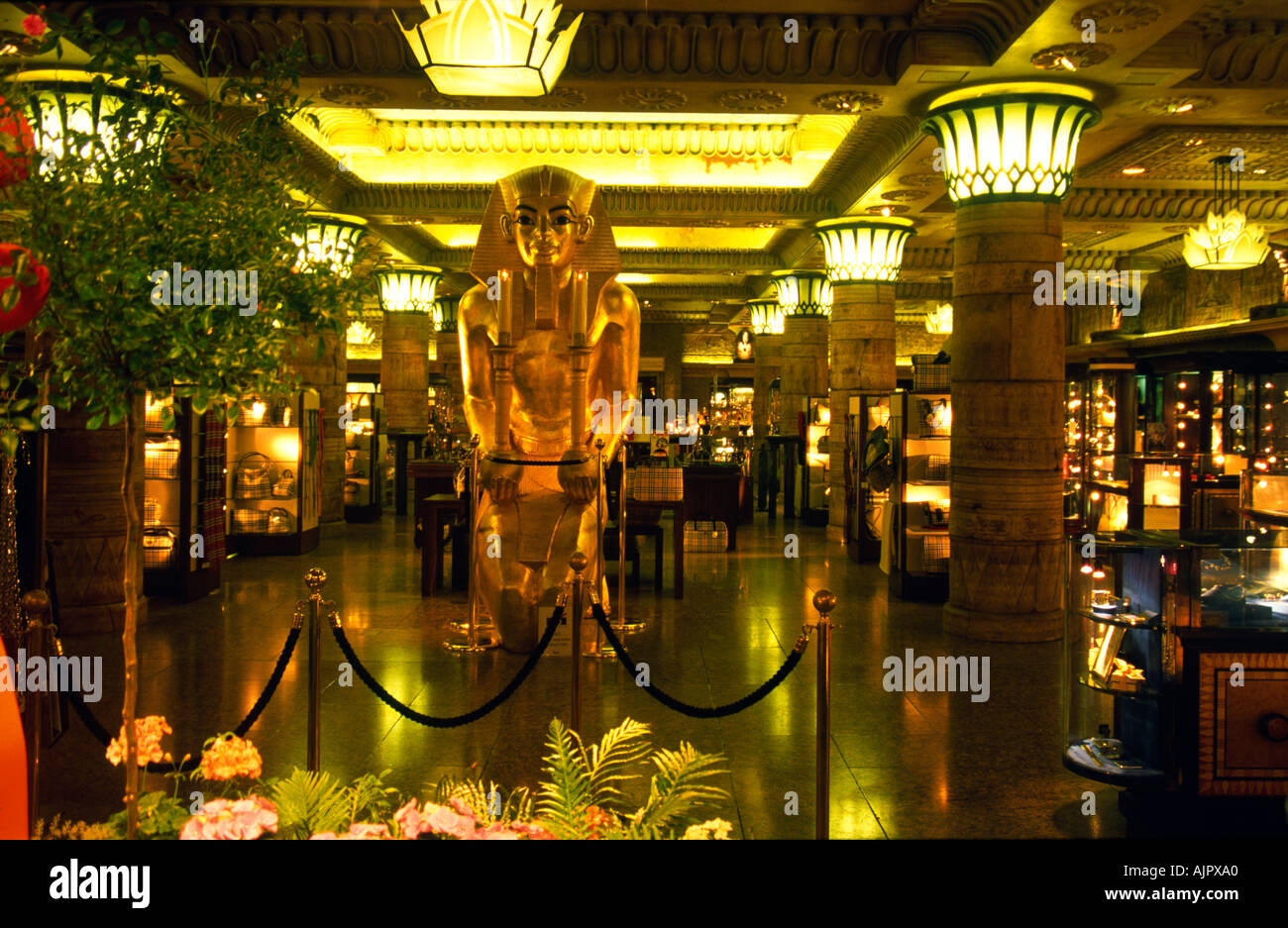 UK London Harrods Luxus Lagerhalle Interieur egyptien Stockfoto