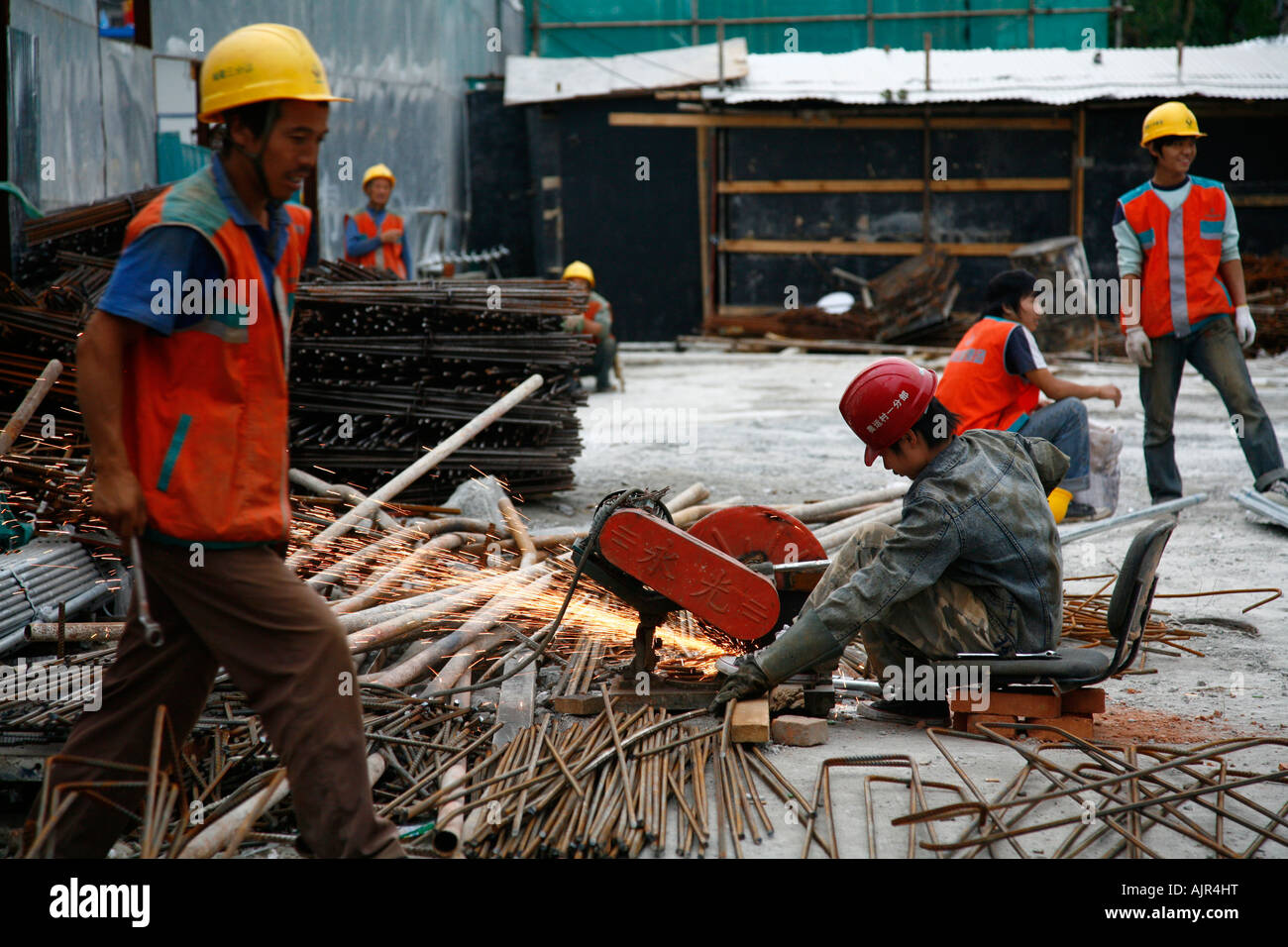 Menschen, die beim Bau Website Beijing China Stockfoto