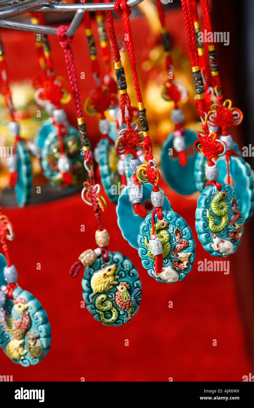 Necklases zum Verkauf an einen Markt Peking China Stockfoto