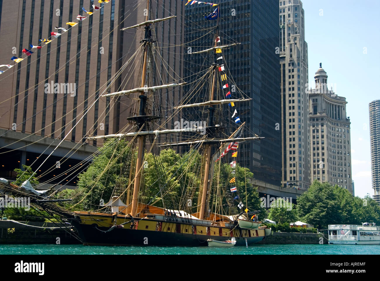 Chicago River & Großsegler Stockfoto