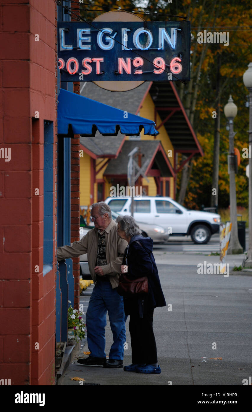 Paar betritt die Legion. Stockfoto