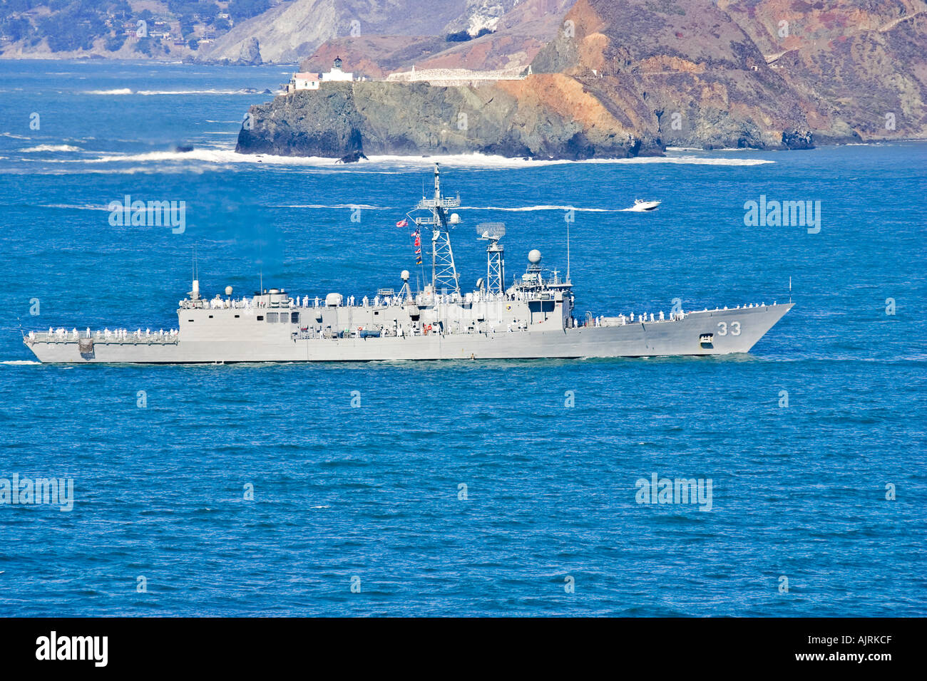 Ein U S Navy Oliver Hazard Perry Kategorie Fregatte Eingabe Golden Gate Stockfoto