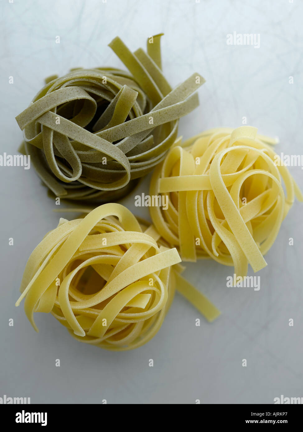 Ei und grünen Spinat Tagliatelle - high-End Hasselblad 61mb digitales Bild Stockfoto