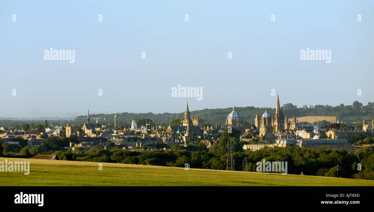 Oxford-Skyline zeigt den Träumen Türme England Stockfoto