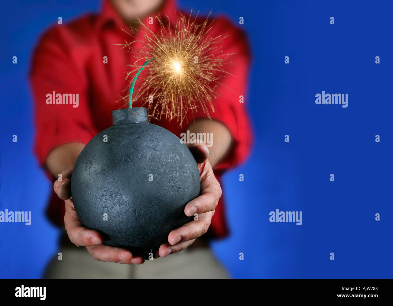 Eine altmodische Art runden Bombe mit einer beleuchteten Sicherung kurz vor dem explodieren Stockfoto