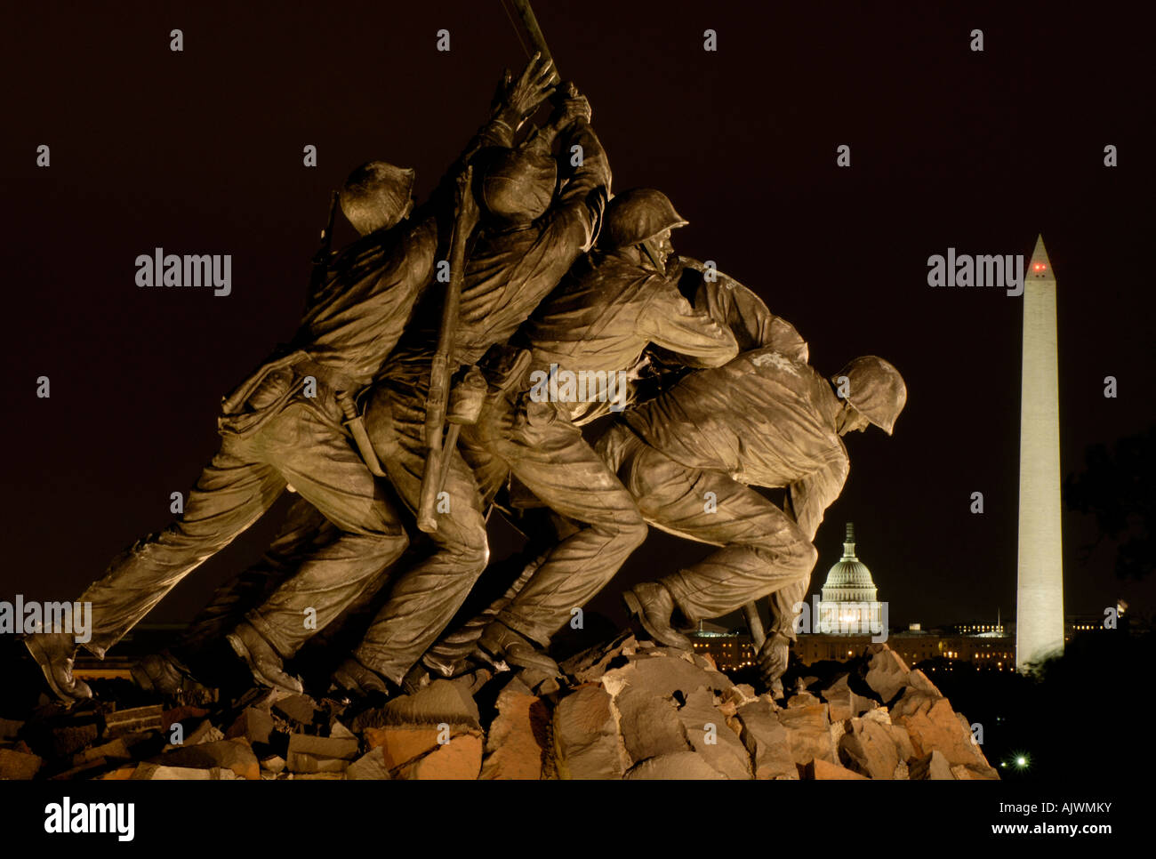 Iwo Jima / Marine Corps War Memorial, Arlington Virginia, USA, mit dem US Capitol im Hintergrund Stockfoto