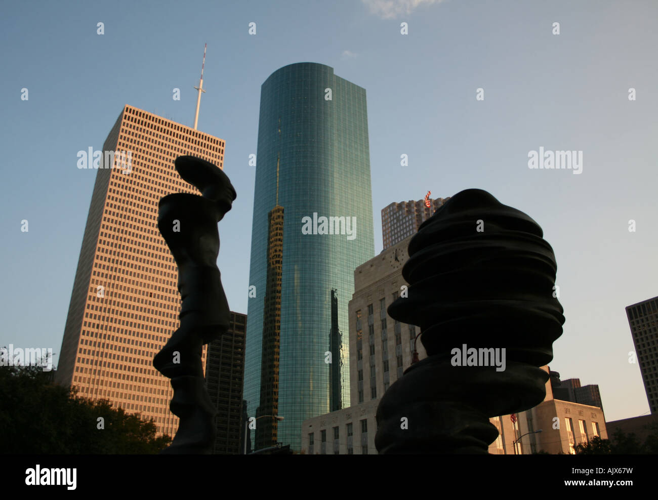 Moderne Kunst One Shell Plaza und Wells Fargo Plaza Teil der Skyline von Houston Texas November 2007 Stockfoto