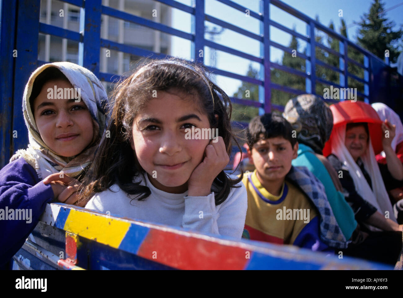 Menschen auf der Flucht aus Südlibanon im Jahr 1996 während der israelischen Offensive Stockfoto