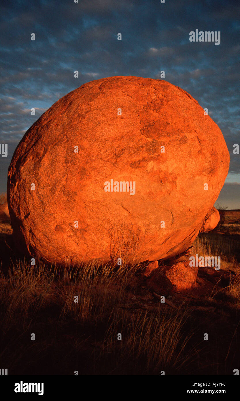Devils Marbles / Stein Bildung Stockfoto