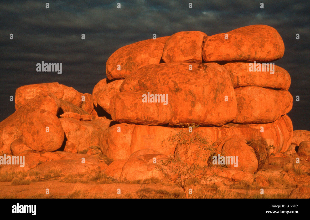 Devils Marbles / Stein Bildung Stockfoto