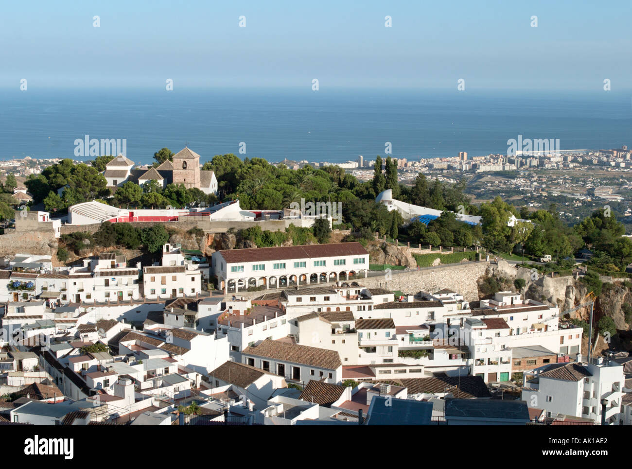 Blick über die Küste von der Berg Dorf von Mijas Costa Del Sol, Andalusien, Spanien Stockfoto