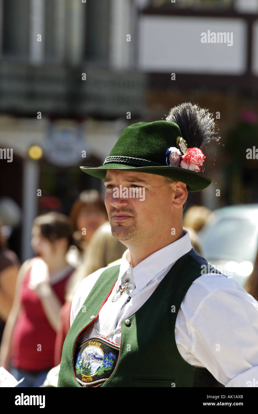 Mann gekleidet in traditionellen bayerischen outfit Stockfoto