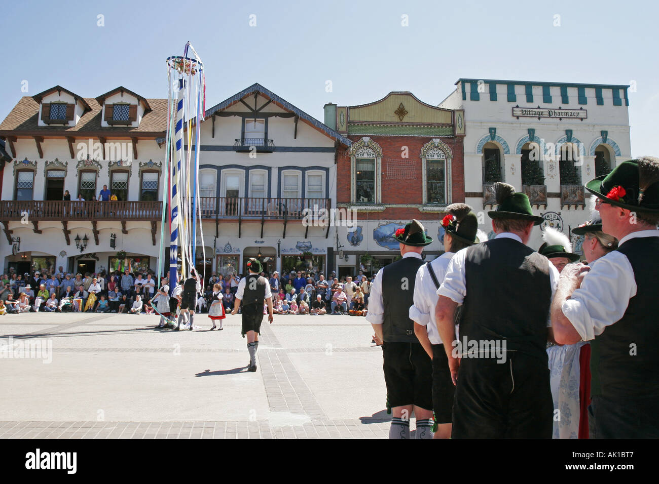 Traditioneller Tanz, Leavenworth Washington USA Stockfoto