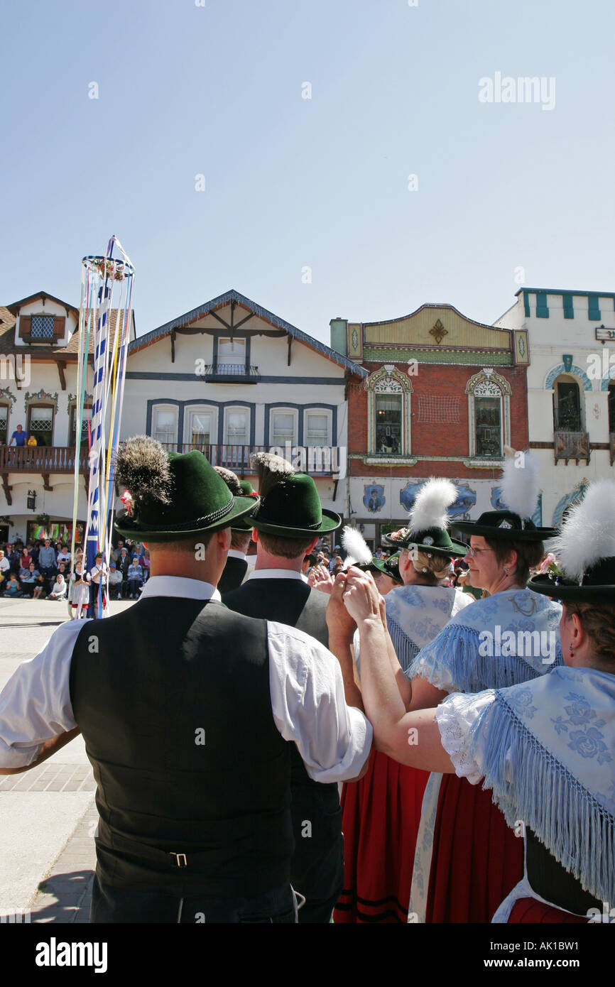 Traditioneller Tanz, Leavenworth Washington USA Stockfoto