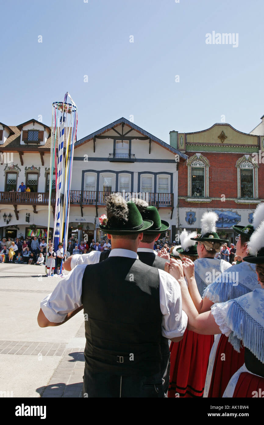 Traditioneller Tanz, Leavenworth Washington USA Stockfoto