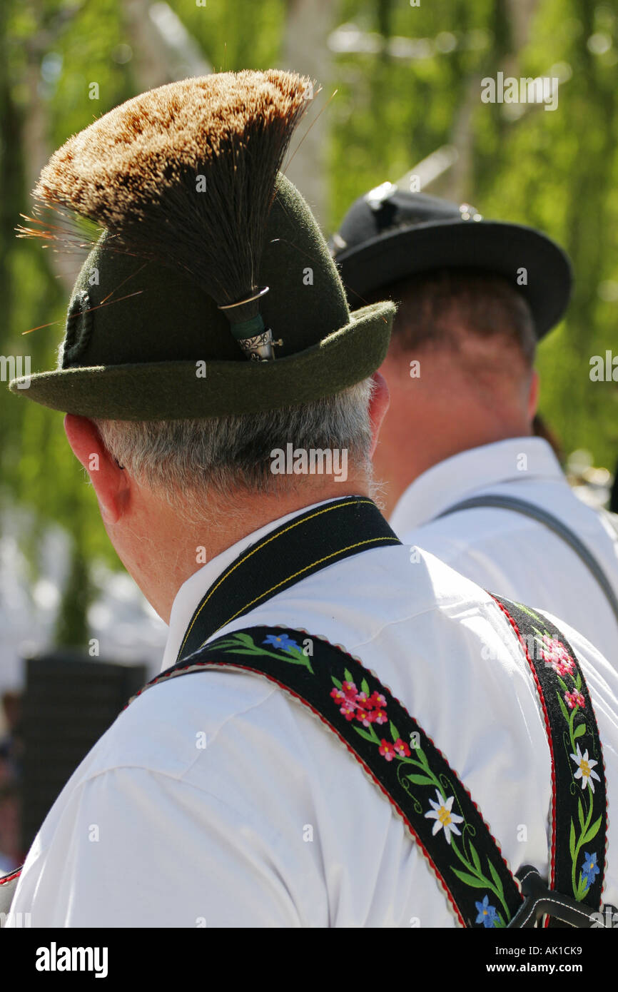 Mann gekleidet in traditionellen bayerischen outfit Stockfoto