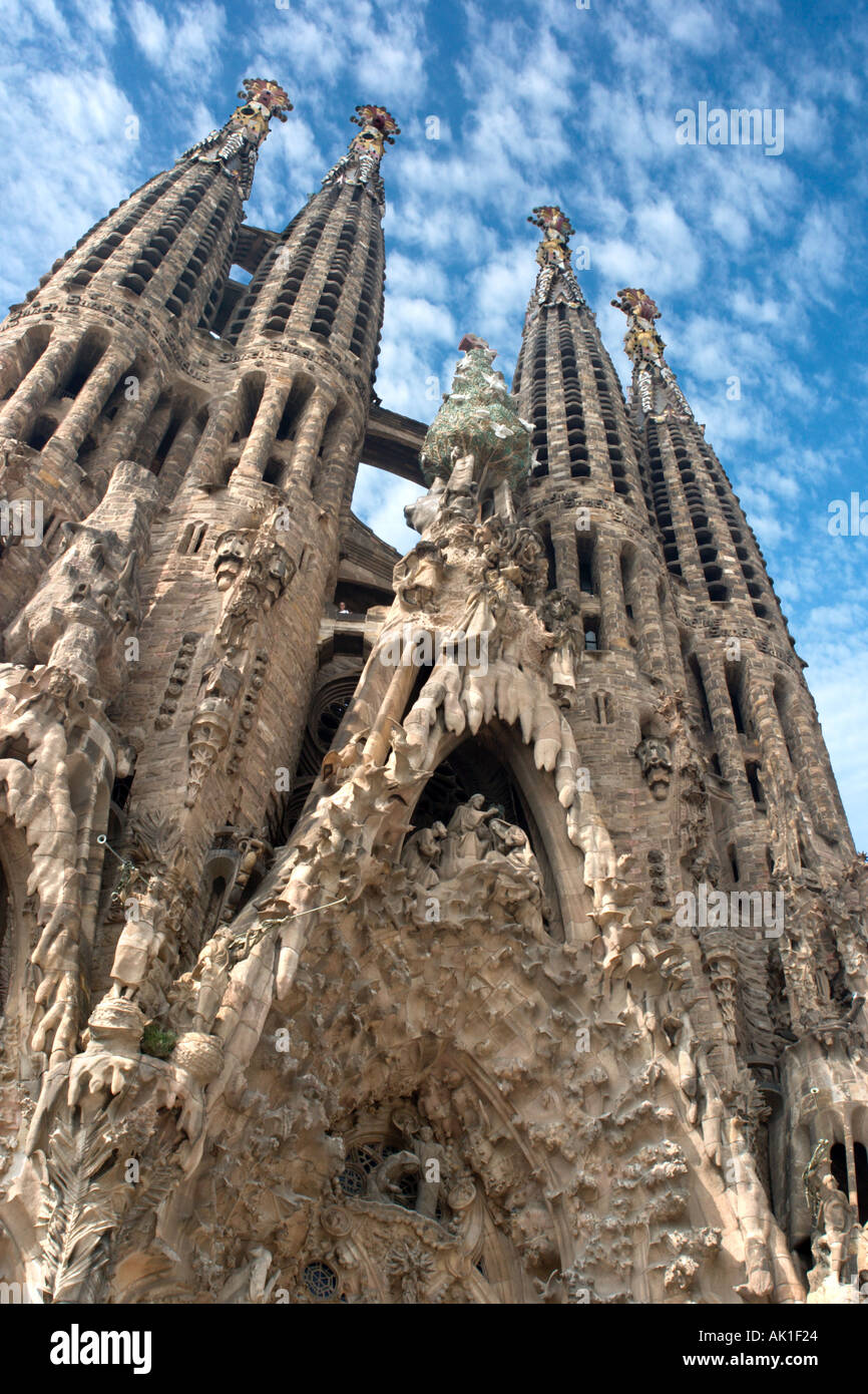 Schnitzereien über Eingang zu der Basílica Temple Expiatori De La Sagrada Família, Stadtteil Eixample, Barcelona, Katalonien, Spanien Stockfoto