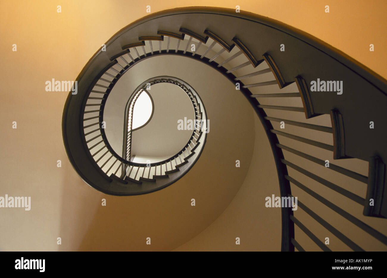 Der Shaker Village of Pleasant Hill in Kentucky ist eine handgefertigte Wendeltreppe Stockfoto