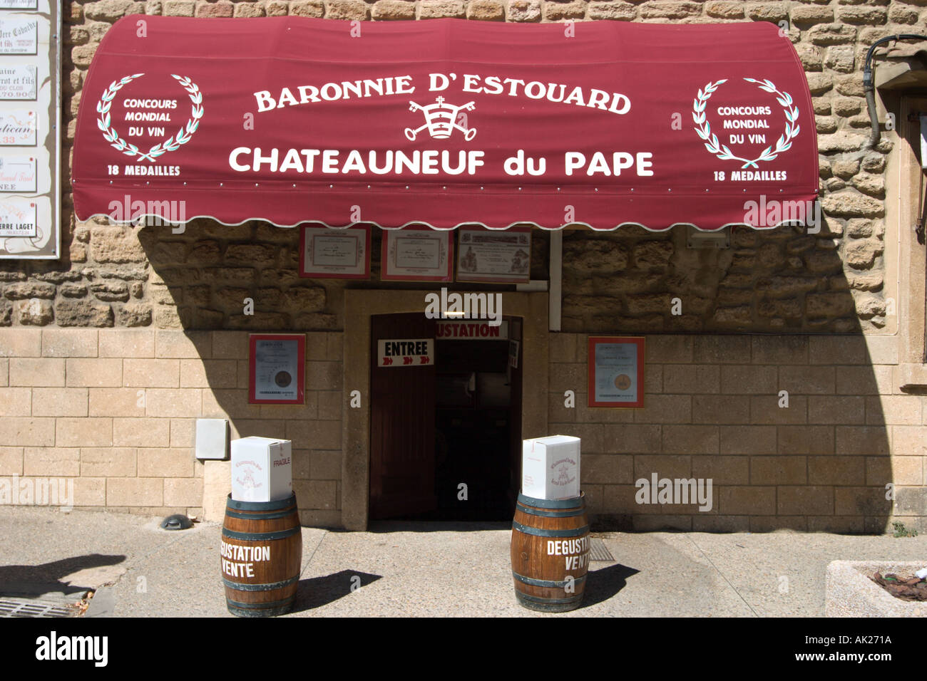 Wein-Shop, Châteauneuf du Pape, Provence, Frankreich Stockfoto