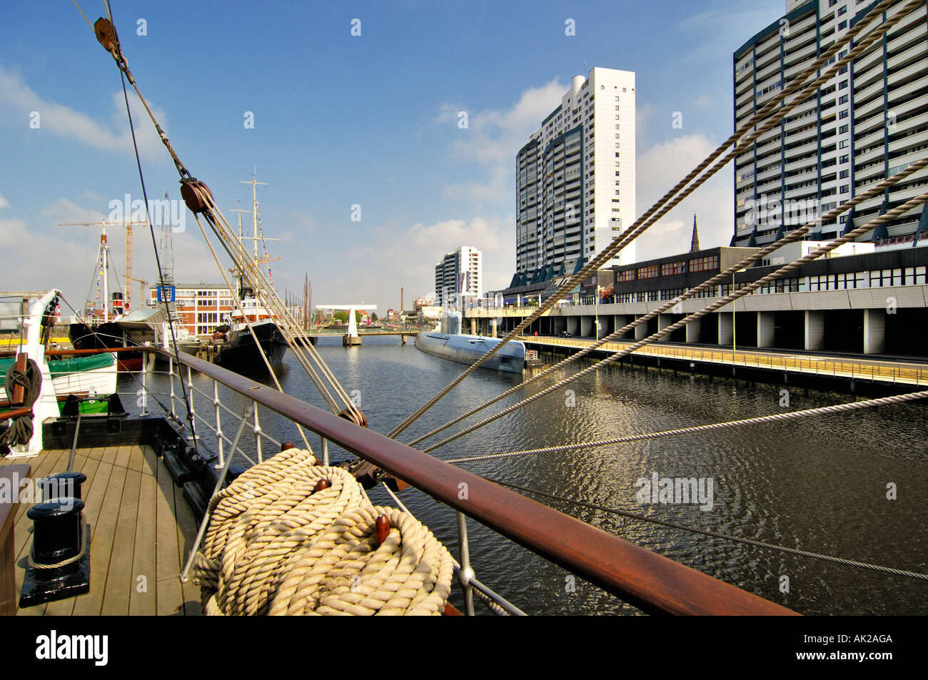 Auf einem Segelschiff, u-Boot in den Hintergrund, Bremerhaven, Bremen, Deutschland Stockfoto