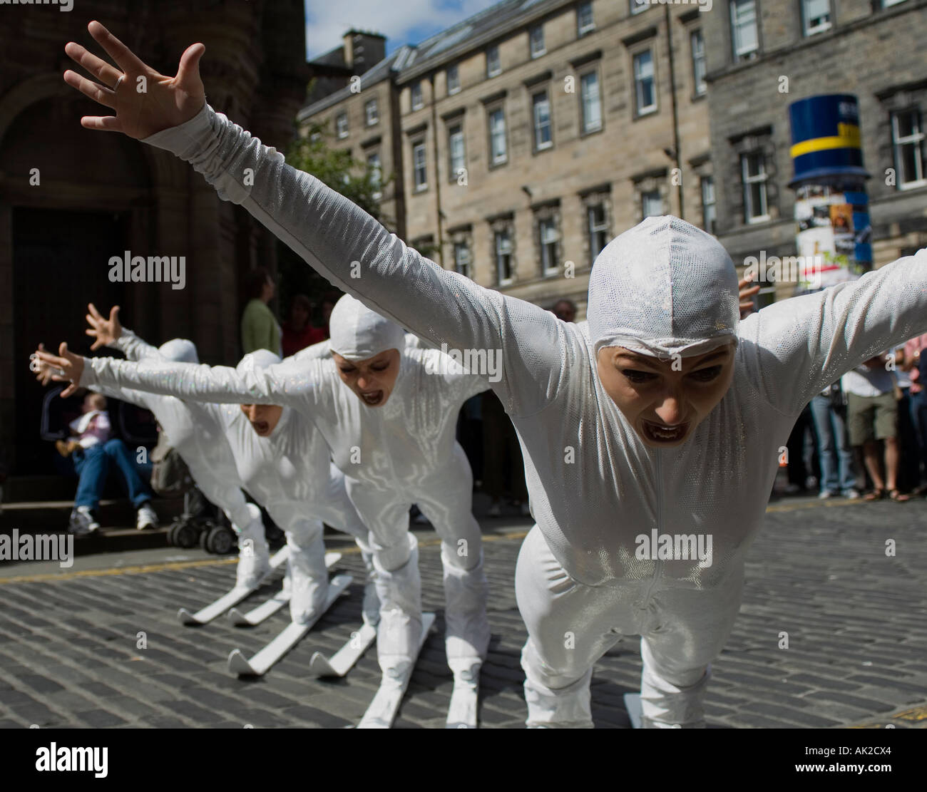 Straßenperformance Athletic Dance Theatre Group Kataklo Stockfoto