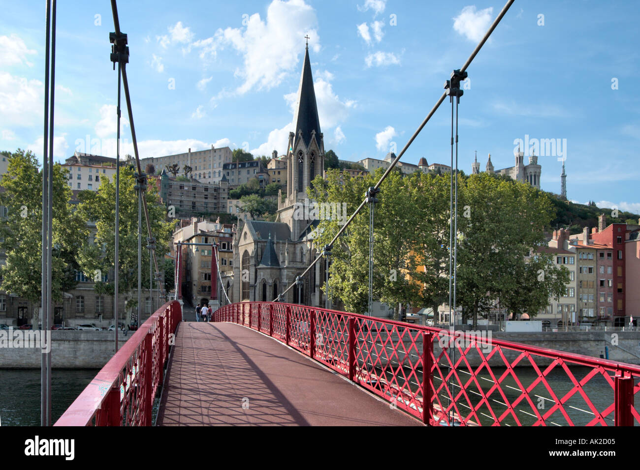 Fußgängerbrücke (Passerelles St Georges) über den Fluss Saone, Luxusboutiquen, Lyon, Rhone-Tal, Frankreich Stockfoto
