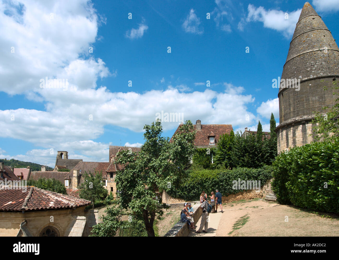 Lanterne des Morts in der Altstadt, Sarlat, Perigord Noir, Dordogne, Frankreich Stockfoto