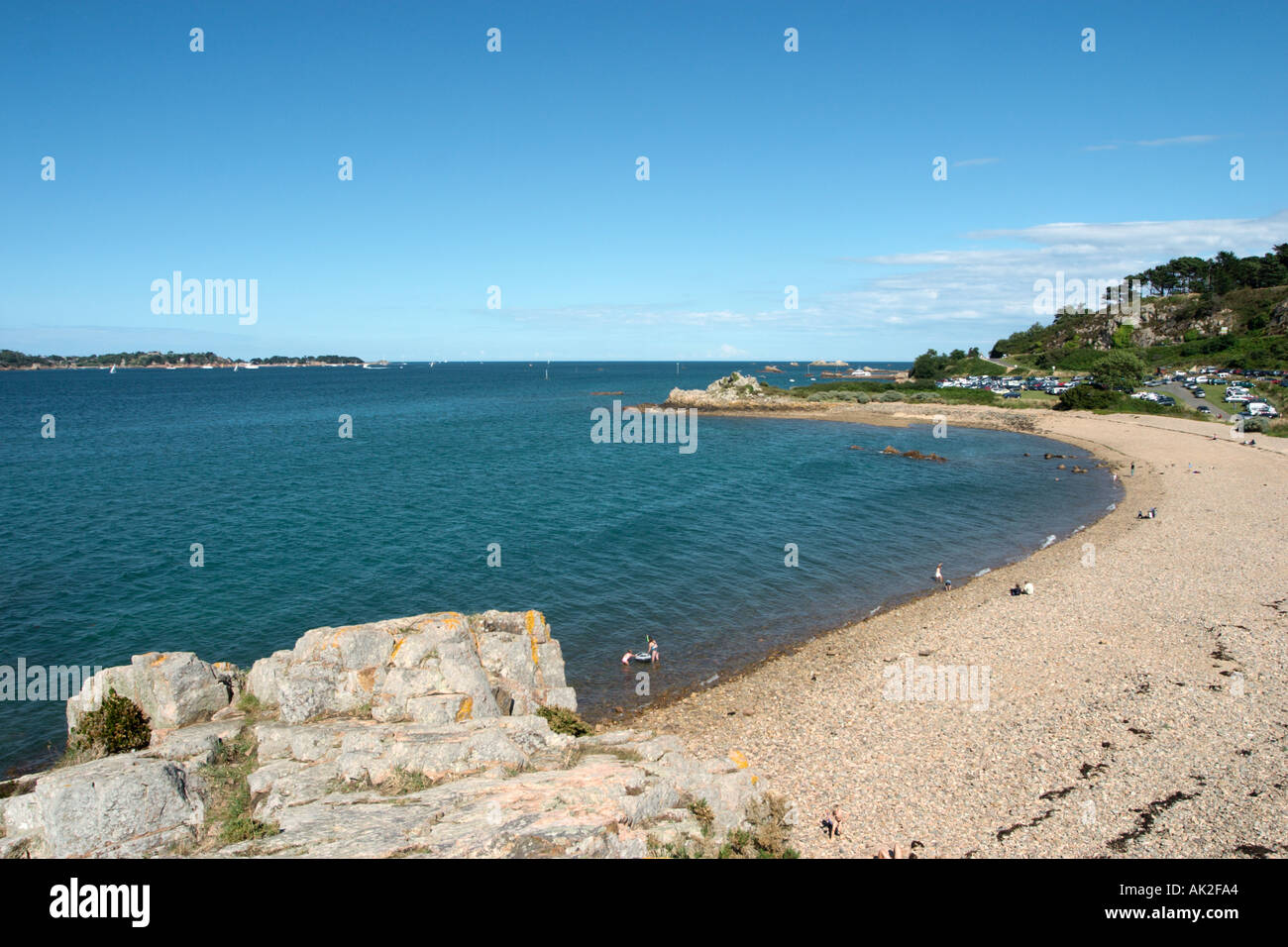 Strand in der Nähe Paimpol, Cote de Granit Rose, Bretagne, Frankreich Stockfoto