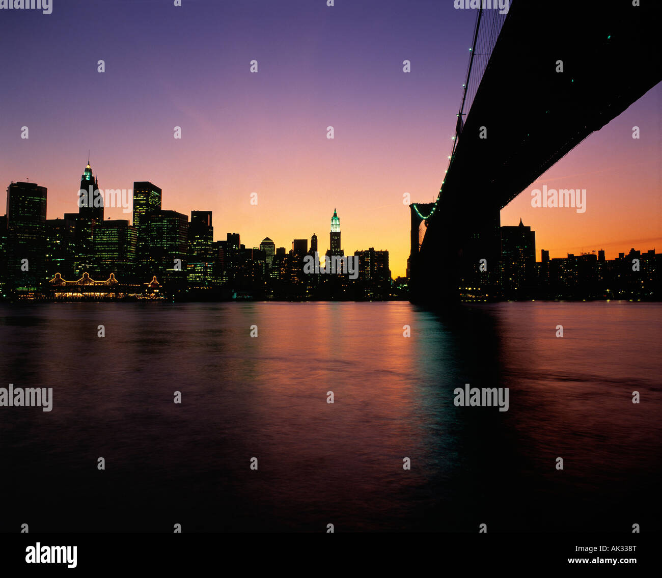 Reisen, Vereinigte Staaten von Amerika, New York, New York City, Stadt Skyline bei Sonnenuntergang, Stockfoto