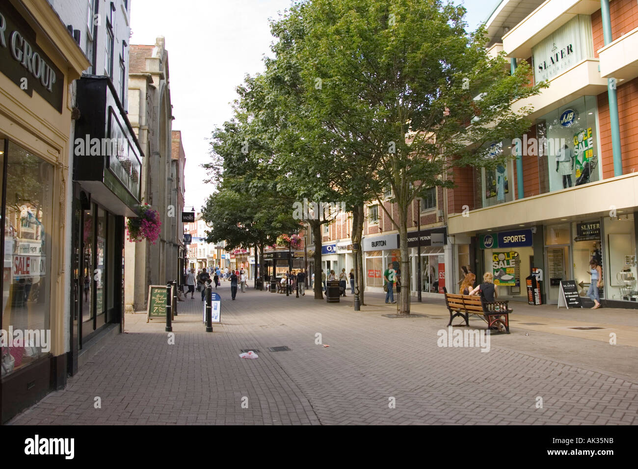 Hauptstraße in der Stadt Worcester, UK Stockfoto