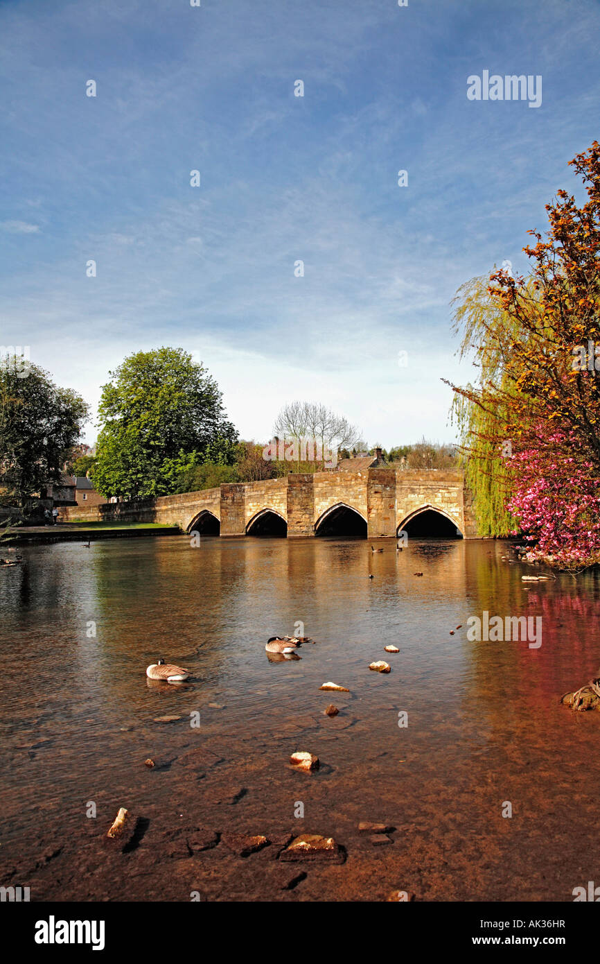 Bakewell Brücke über den Fluss Wye Stockfoto