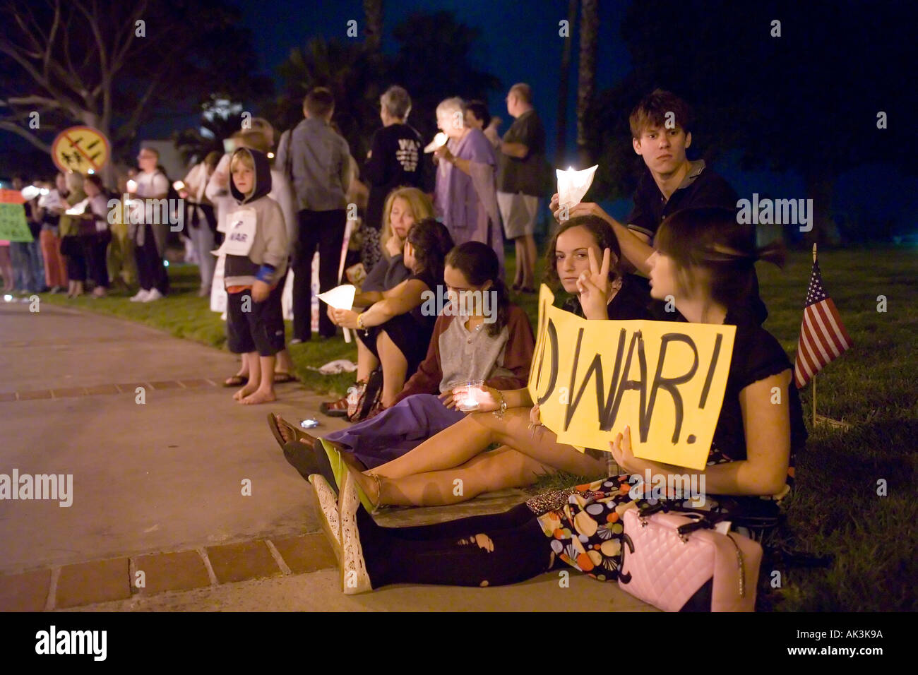 Gegner der U S-Krieg im Irak sammeln in Laguna Beach Kalifornien, USA am 17. August 2005 Stockfoto