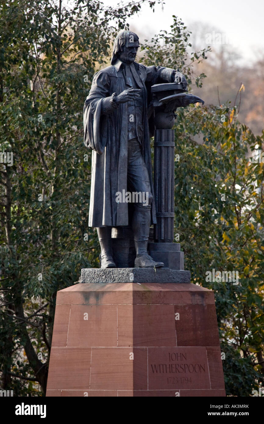 John Witherspoon Statue von Alexander Stoddard außerhalb Paisley Universität Schottlands. Stockfoto