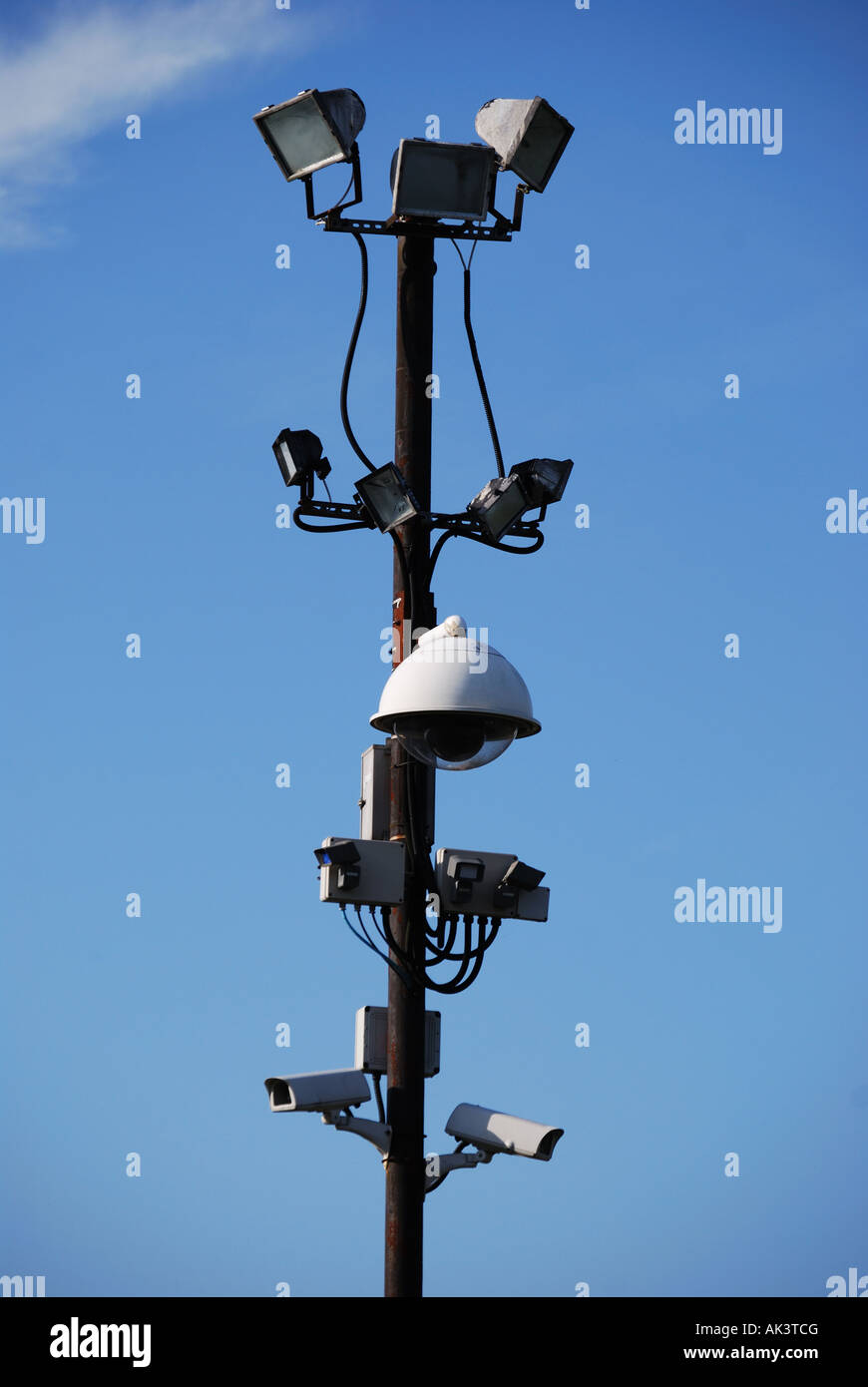 Parkplatz Security Kameras und Lichter, Hampshire, England, Vereinigtes Königreich Stockfoto