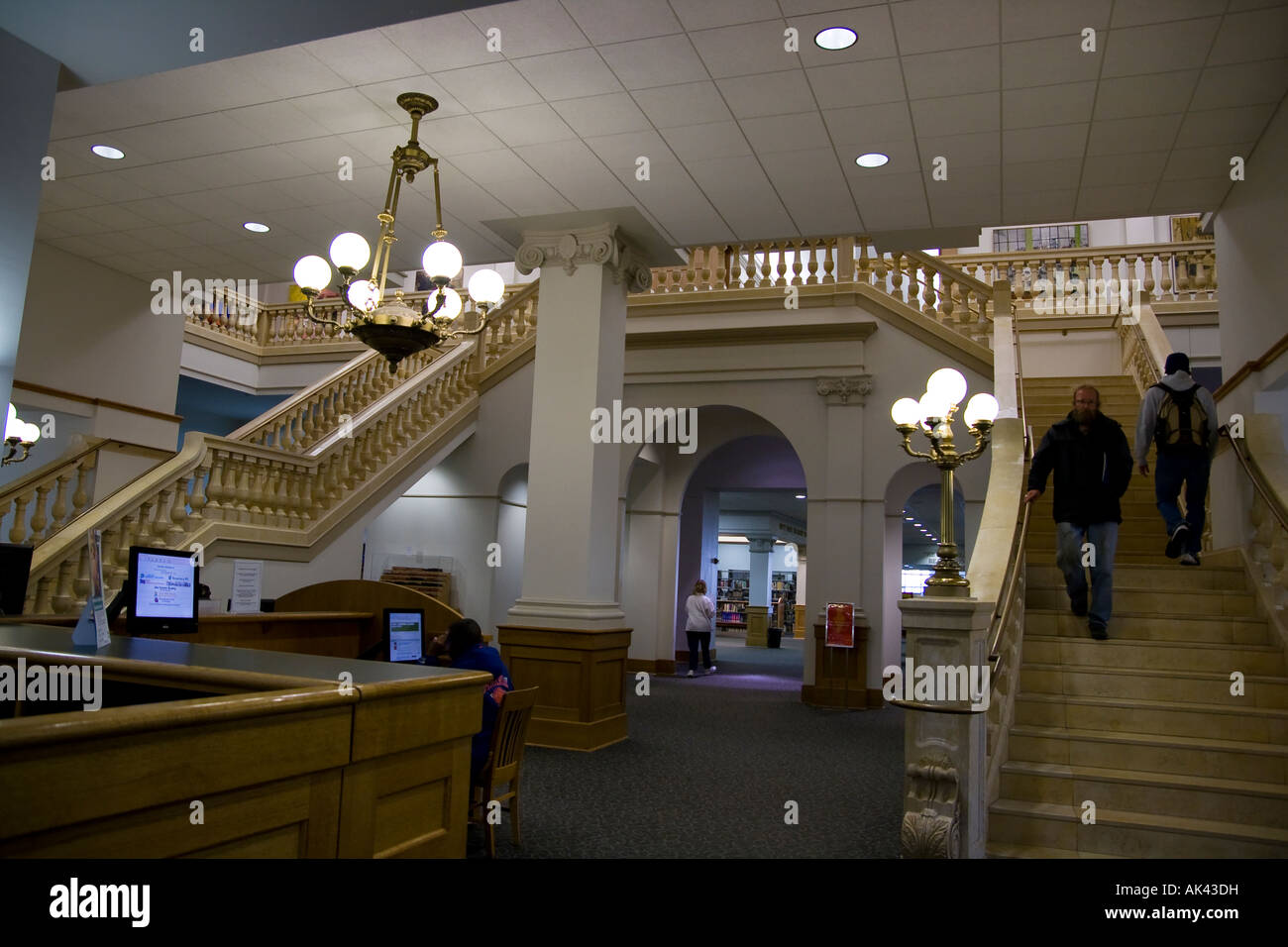Treppe innen Milwaukee Public Bibliotheksgebäude Stockfoto