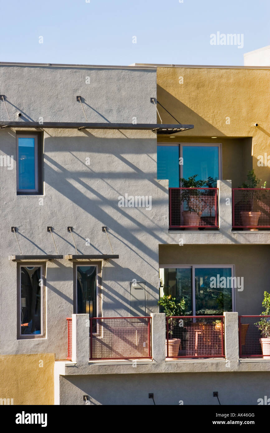 Außenaufnahme des zeitgenössischen Eigentumswohnungen/Häuser Stockfoto