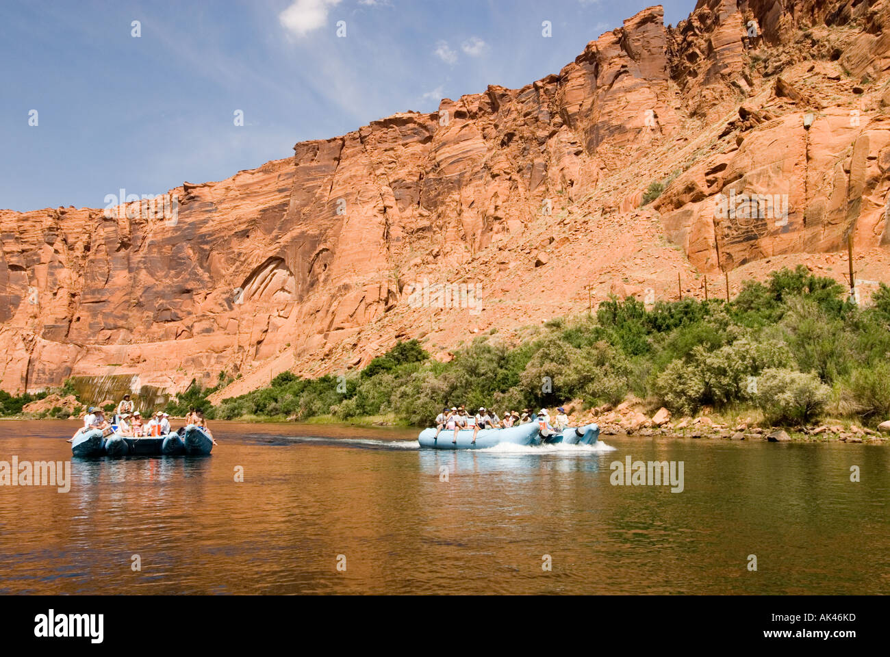 GLEN CANYON NATIONAL RECREATION AREA Menschen rafting auf dem Colorado River unterhalb Glen-Schlucht-Verdammung Stockfoto